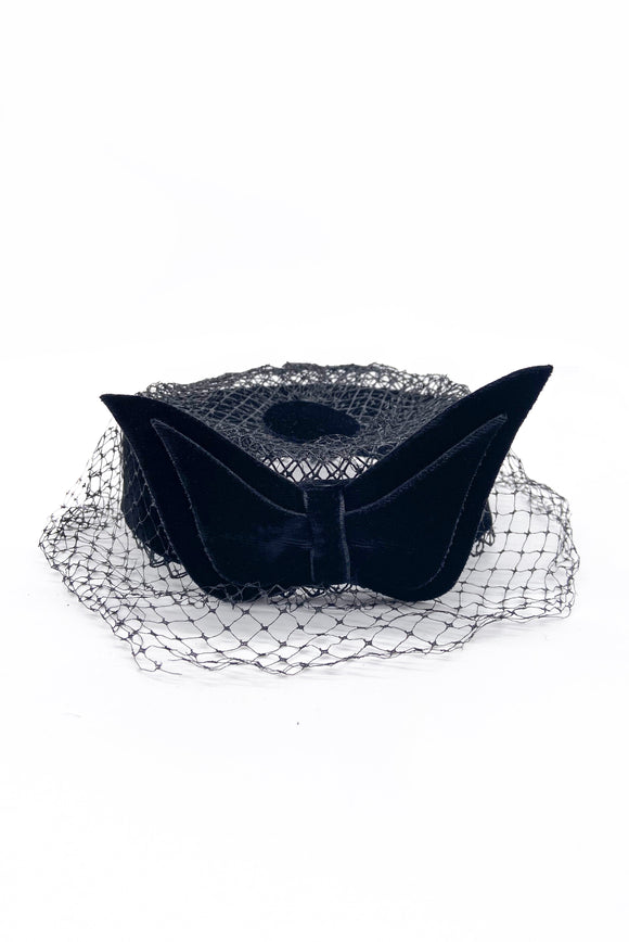 Vintage Pillbox Cocktail hat with Velvet Bow and Net Tulle Veil