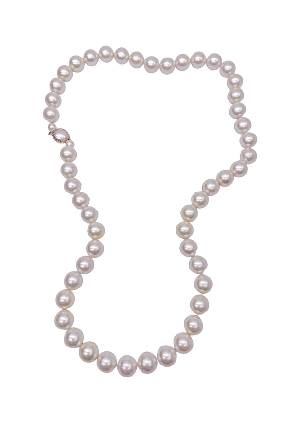 Vintage Oversized Pearl Necklace